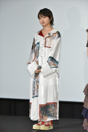 伊藤万理華、『映画 賭ケグルイ』初日舞台挨拶に登場