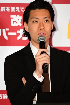 名前を変えて、生き残れ!改名バーガーズ PR発表会に登場した粗品(霜降り明星)