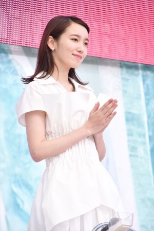 5夜連続ドラマスペシャル 山崎豊子『白い巨塔』制作発表記者会見に登場した飯豊まりえ