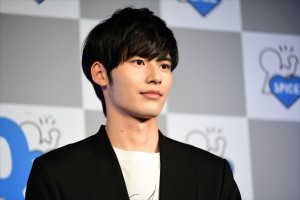 「ファンミーティング」記者会見に登場した岡田健史