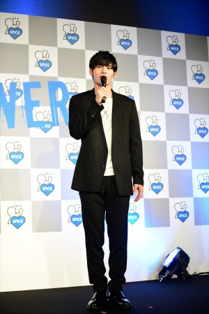 「ファンミーティング」記者会見に登場した岡田健史