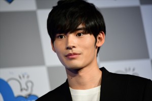 「ファンミーティング」記者会見に登場した岡田健史