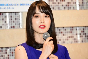 舞台『フローズン・ビーチ』制作発表に登場した朝倉あき