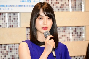 舞台『フローズン・ビーチ』制作発表に登場した朝倉あき