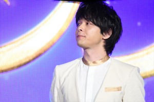 映画『アラジン』来日マジック・カーペットイベントに登場した中村倫也
