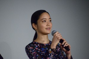 映画『空母いぶき』初日舞台挨拶に登壇した深川麻衣