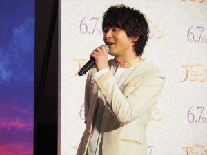 映画『アラジン』スペシャル・ナイトイベントに登場した中村倫也