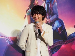 映画『アラジン』スペシャル・ナイトイベントに登場した中村倫也