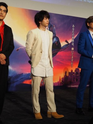 映画『アラジン』スペシャル・ナイトイベントに登場した中村倫也