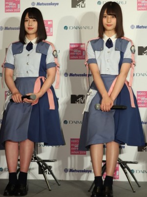 (左から)渡邉美穂、小坂菜緒、『大丸・松坂屋アプリ』サービス及びキャンペーン発表会、『MTV VMAJ 2019 -THE LIVE-』MC発表会に登場