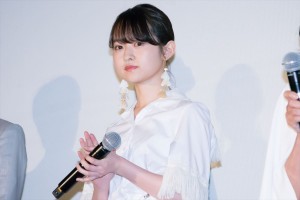 映画『潤一』公開記念舞台挨拶に登場した伊藤万理華