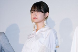 映画『潤一』公開記念舞台挨拶に登場した伊藤万理華
