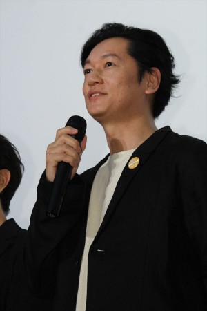 映画『こはく』完成披露上映会・舞台挨拶に登場した井浦新