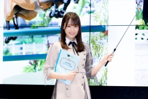 「馬術競技スペシャル講座 with 菅井友香」に登場した菅井友香