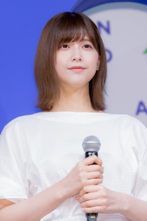 イオンカード 欅坂46 新キャンペーン発表イベントに登場した渡邉理佐
