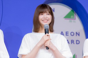 イオンカード 欅坂46 新キャンペーン発表イベントに登場した渡邉理佐