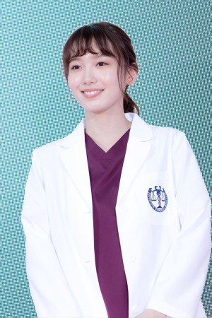 飯豊まりえ、木曜ドラマ『サイン -法医学者 柚木貴志の事件-』制作発表記者会見に出席