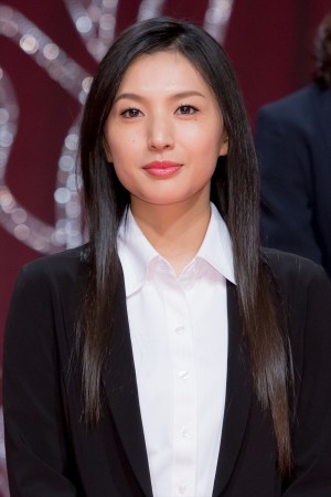 土曜ドラマ9『W県警の悲劇』記者会見に登場した芦名星