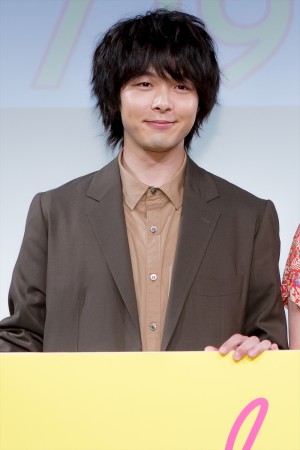 ドラマ『凪のお暇』記者会見に出席した中村倫也