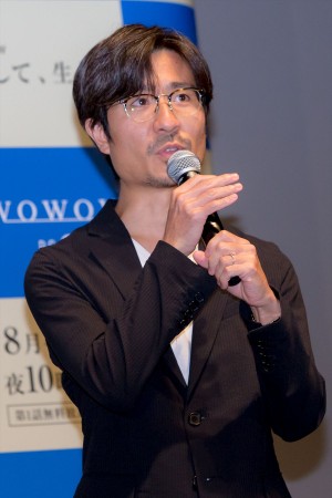 WOWOW『連続ドラマW そして、生きる』完成披露試写会・舞台挨拶に登場した月川翔監督