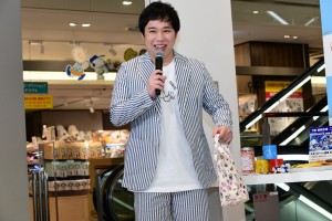 『SNOOPY in 銀座 2019』プレスイベントに登場した、せいや(霜降り明星)