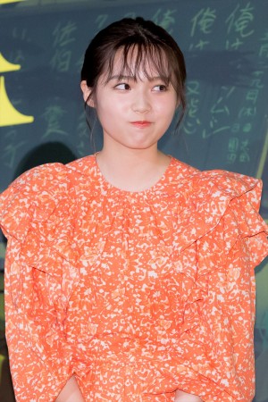 映画『惡の華』完成披露舞台挨拶に登場した秋田汐梨