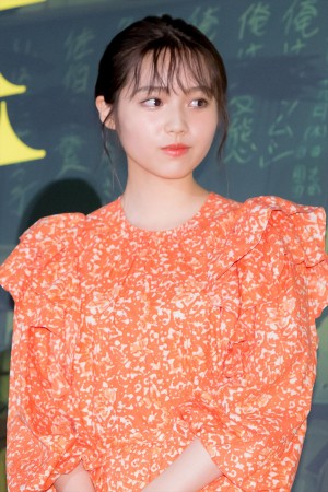 映画『惡の華』完成披露舞台挨拶に登場した秋田汐梨