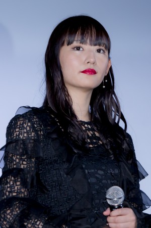 浅川梨奈、映画『黒い乙女A』公開記念舞台挨拶に登壇