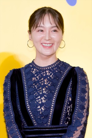 『アイネクライネナハトムジーク』完成披露上映会に登場した貫地谷しほり