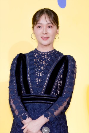 『アイネクライネナハトムジーク』完成披露上映会に登場した貫地谷しほり