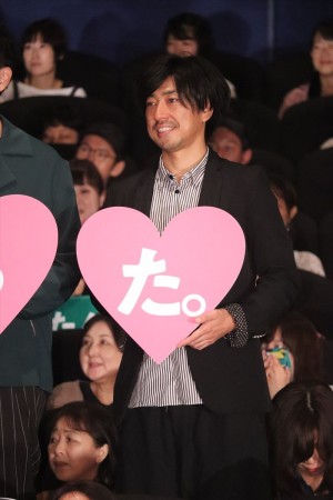 『劇場版おっさんずラブ ~LOVE or DEAD~』初日舞台挨拶に登場した瑠東東一郎監督
