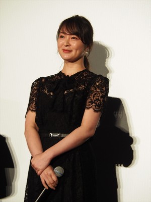 『アイネクライネナハトムジーク』公開記念舞台挨拶に登場した貫地谷しほり