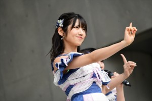 AKB48 56thシングル「サステナブル」発売記念イベントに登場した村山彩希