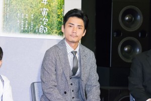 土曜ドラマ『少年寅次郎』試写会に登場した毎熊克哉
