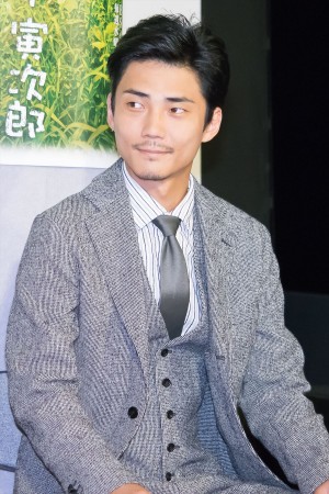 土曜ドラマ『少年寅次郎』試写会に登場した毎熊克哉