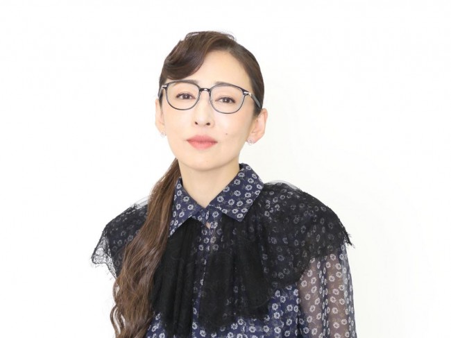 NHKドラマ10『ミス・ジコチョー～天才・天ノ教授の調査ファイル～』松雪泰子インタビューカット