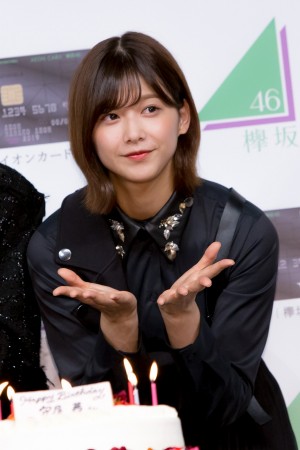 イオンカード(欅坂46)誕生記念イベントに登場した渡邉理佐