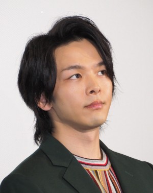 映画『屍人荘の殺人』謎解きイベントに登場した中村倫也