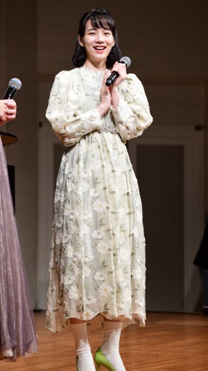 映画『この世界の(さらにいくつもの)片隅に』スペシャルライブ付き特別試写会に登場した、のん
