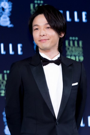 「エル シネマアワード2019」に登場した中村倫也