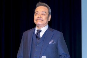 映画『風の電話』完成披露舞台あいさつに登場した西田敏行