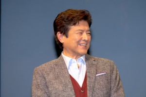 映画『風の電話』完成披露舞台あいさつに登場した三浦友和