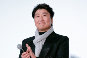 映画『パラサイト 半地下の家族』舞台あいさつに登場したソン・ガンホ
