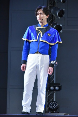 『魔進戦隊キラメイジャー』制作発表記者会見に登場した水石亜飛夢