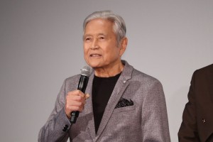 映画『嘘八百 京町ロワイヤル』完成披露舞台あいさつに登場した竜雷太