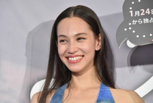 Huluオリジナルドラマ『ブラを捨て旅に出よう~水原希子の世界⼀周ひとり旅~』コラボカフェ オープニングイベントに登場した水原希子