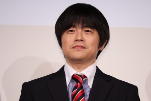 映画『架空OL日記』完成披露試写会に登場したバカリズム