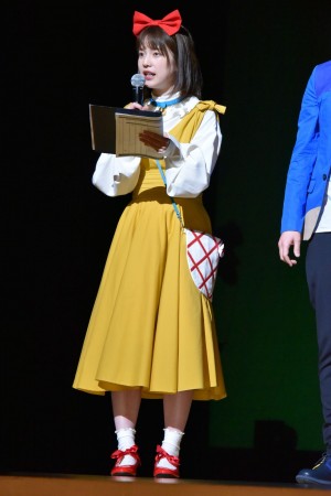 『映画ドラえもん のび太の新恐竜』完成披露舞台あいさつに登場した弘中綾香