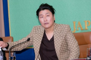 『パラサイト 半地下の家族』記者会見に登場したソン・ガンホ