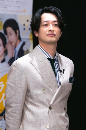 連続ドラマ『マイラブ・マイベイカー』記者会見に登場した竹財輝之助